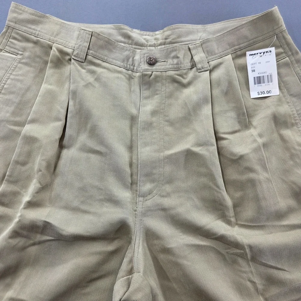 Linguine & Bob Mens 36 Beige Pleated Front Vintage Hong Kong Shorts